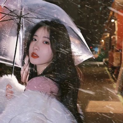 只在那里发光